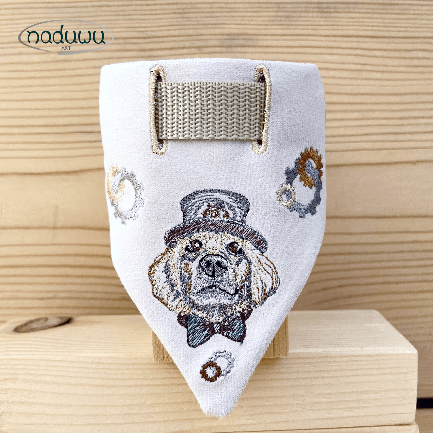Stickdatei Halstuch für Hunde in 15x15, Bandana mit Motiv und blanko - Sewando