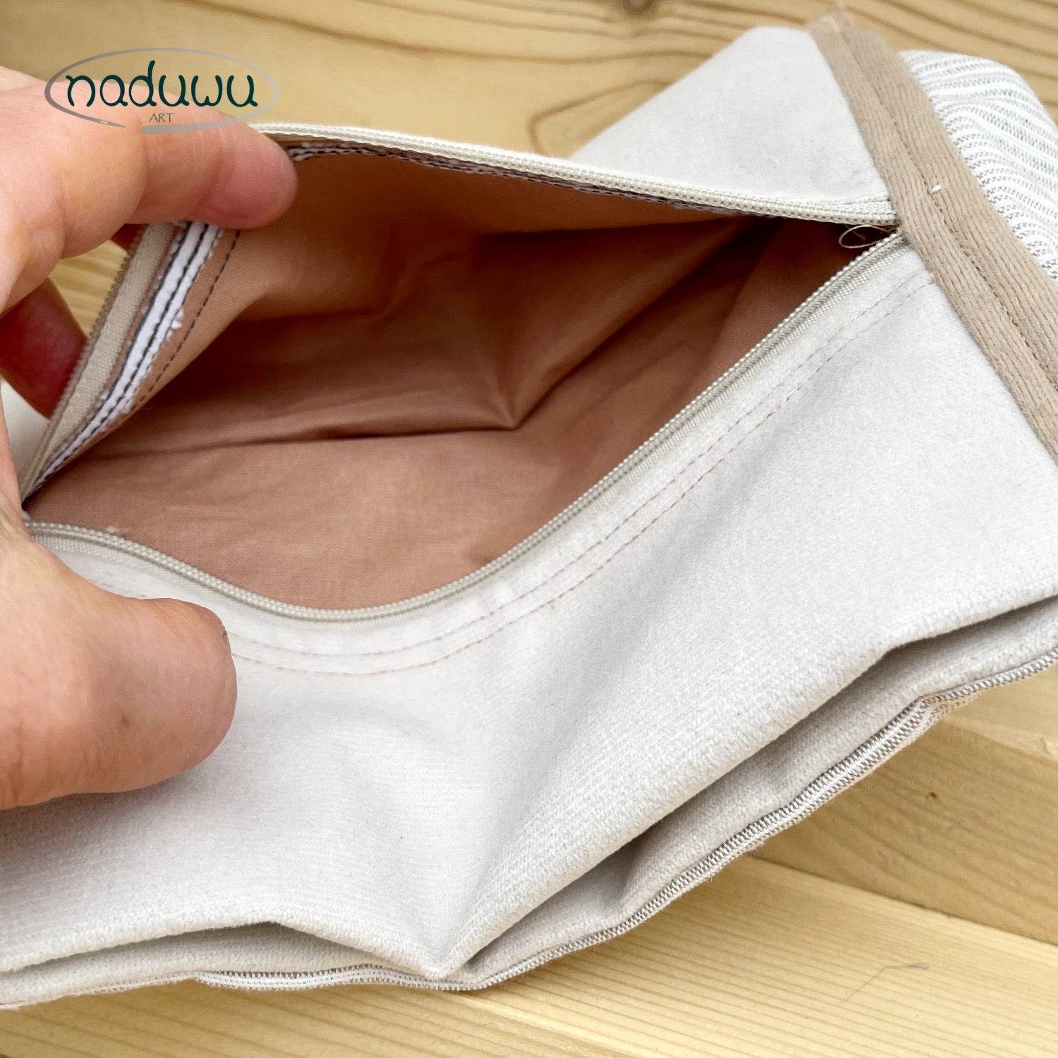 ITH Stickdatei Crossbody Bag 15x21, In The Hoop Tasche PaperBag Stulle - Sewando