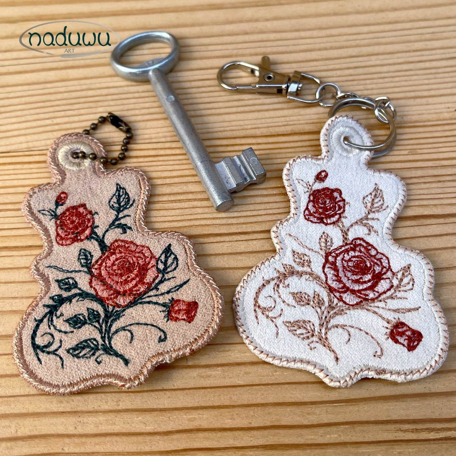 Stickdatei Rose Anhänger 6x9, ITH Schlüsselanhänger - Sewando