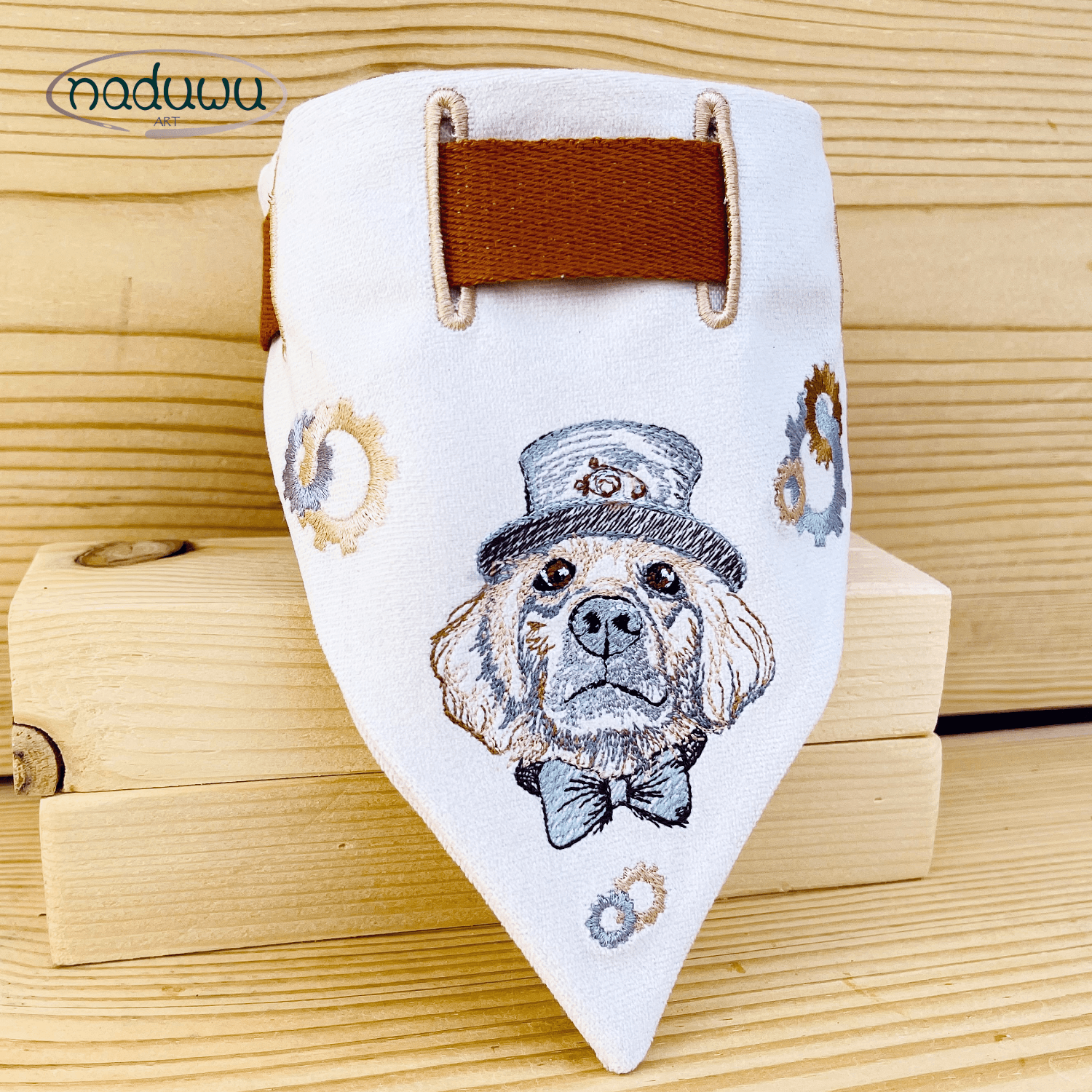 Stickdatei Halstuch für Hunde in 15x15, Bandana mit Motiv und blanko - Sewando
