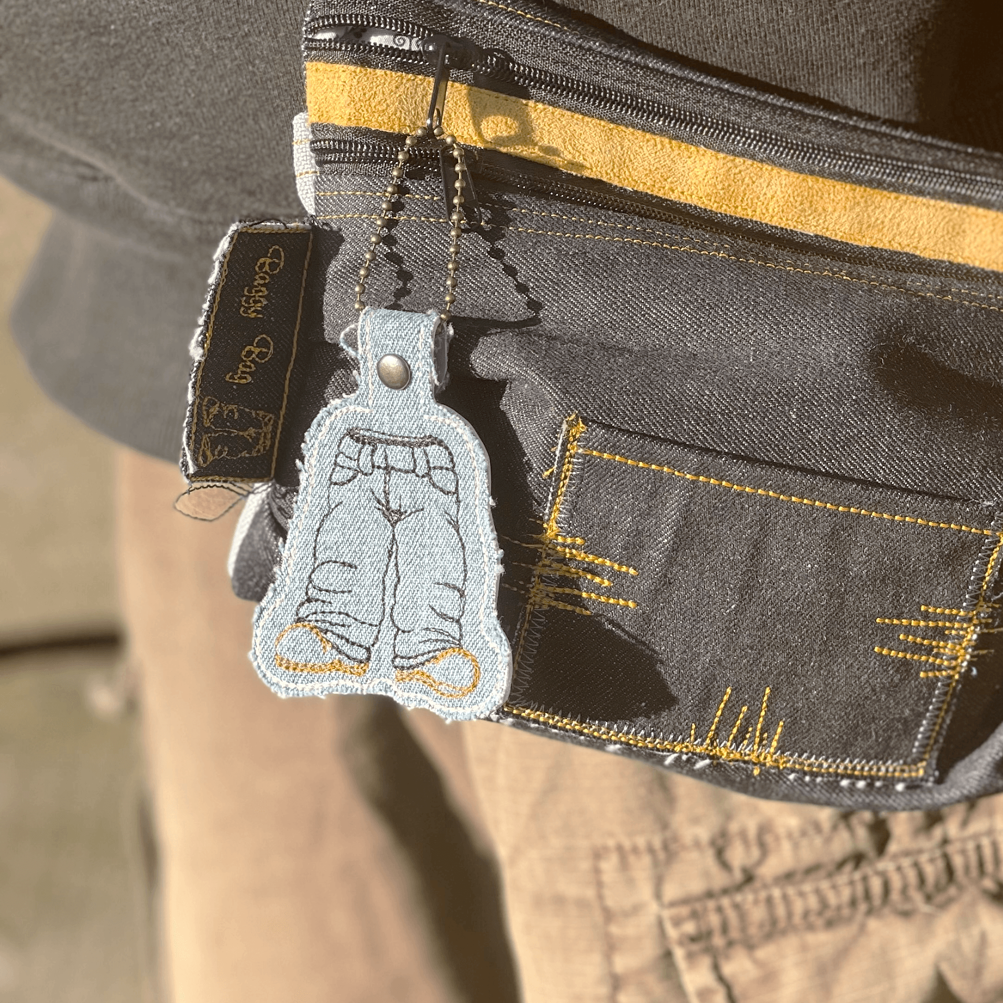 Stickdatei Baggy Pant Anhänger Set, ITH Anhänger in 3 Größen - Sewando