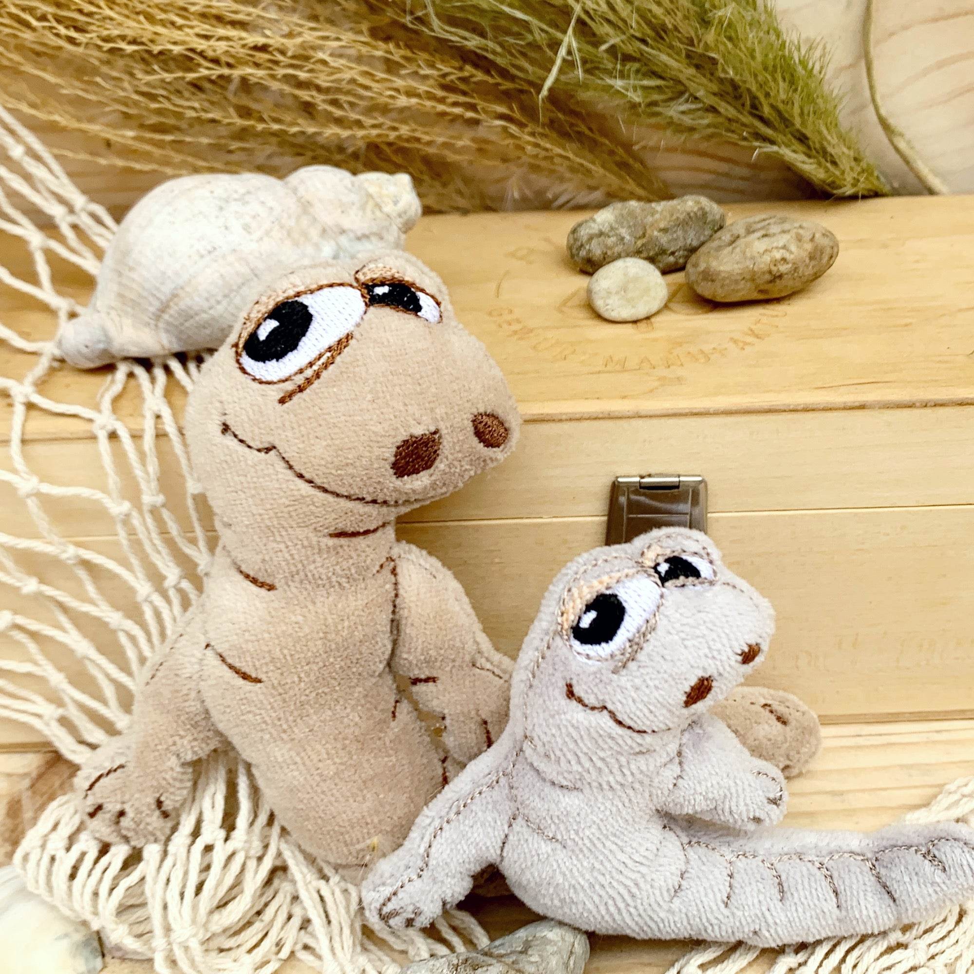 ITH Stickdatei Wurm 24x29, Kuscheltier XXL Stickdesign - Sewando