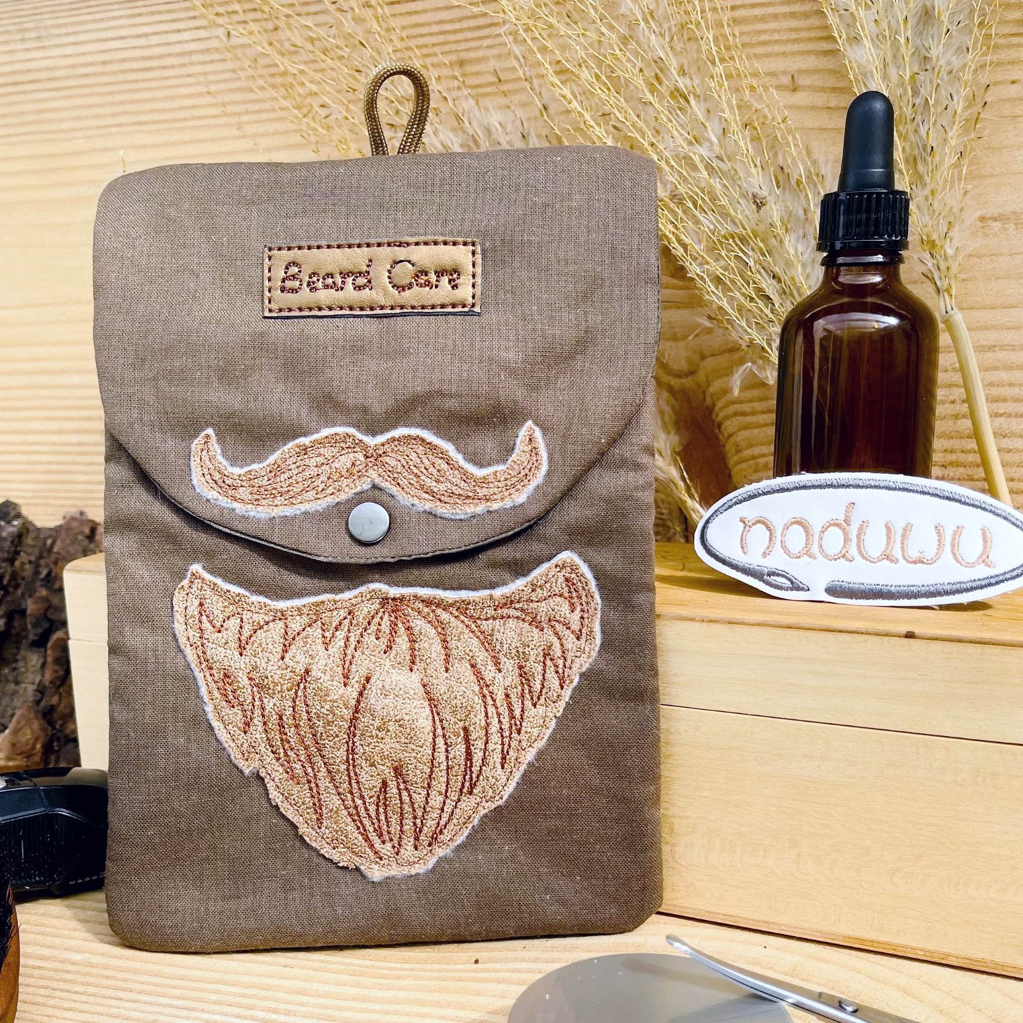 Stickdatei Beard Care Bag “BC” 15x21, In The Hoop Tasche - Sewando