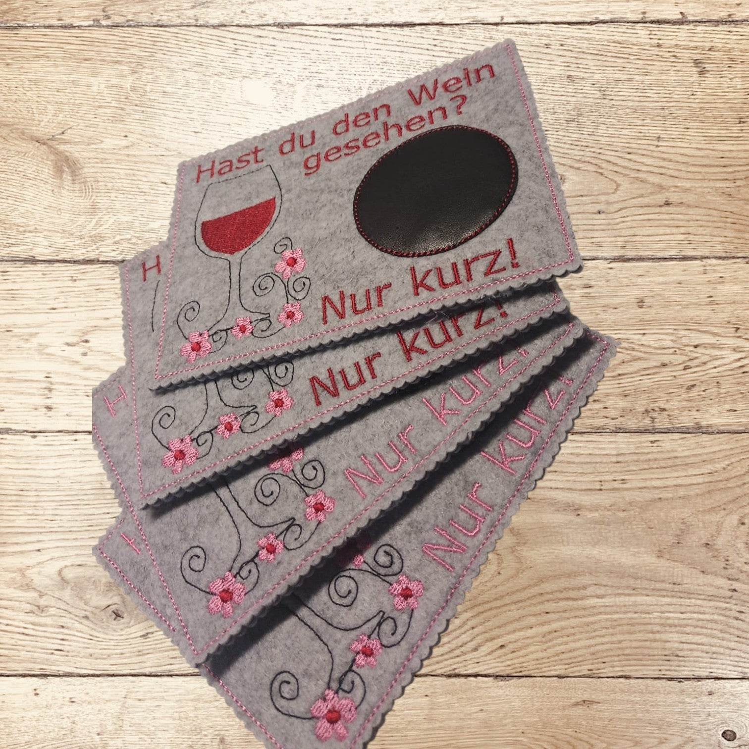 Stickdatei Mug Rug Hast du den Wein gesehen Set 822 - Sewando