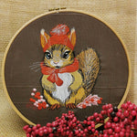 Eichhörnchen Stickdatei, kuscheliger Wintercharme für deine Stickmaschine - Sewando