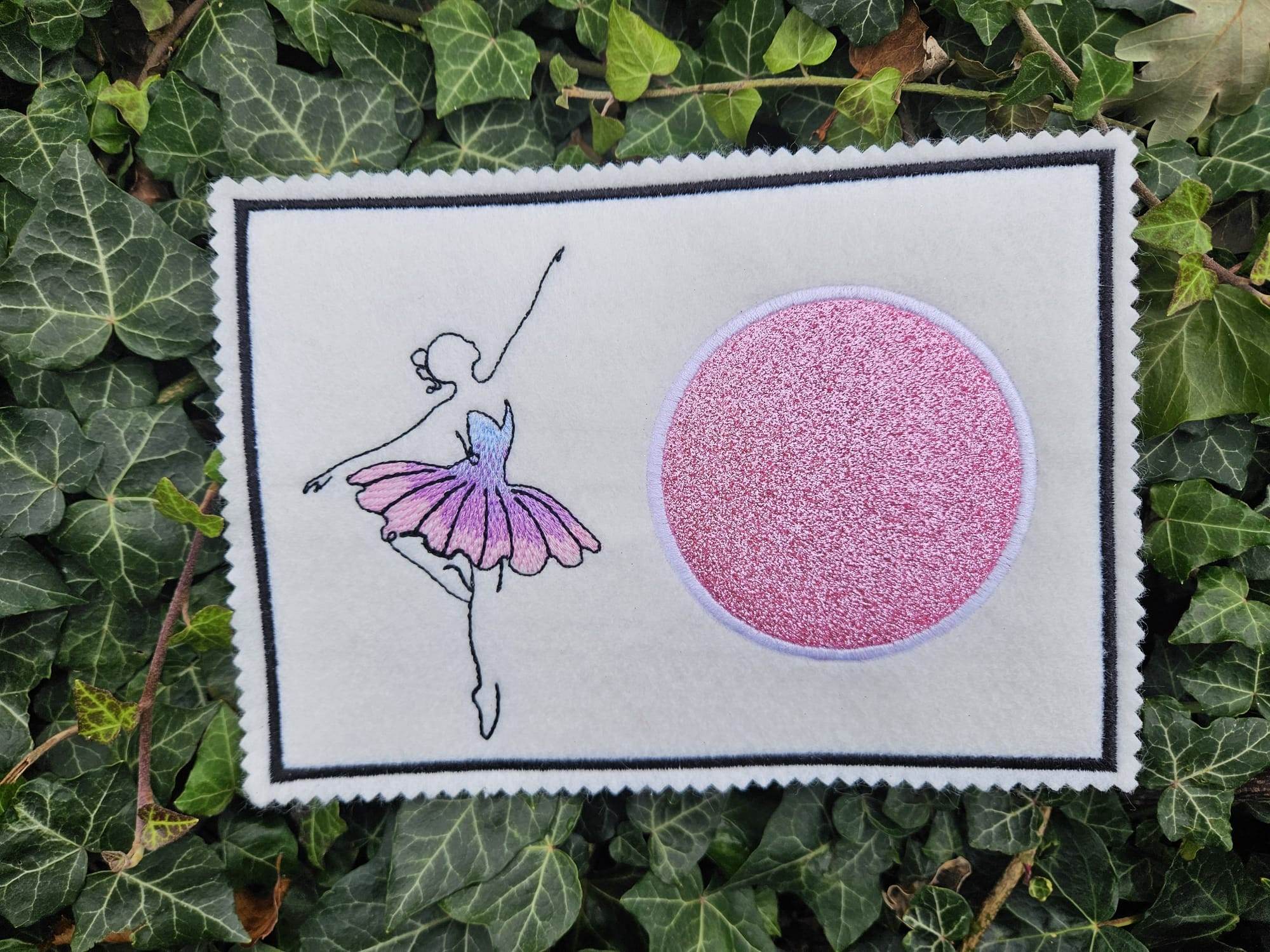 Ballerina Stickdatei, zartes Ballerina-Motiv mit schwingendem Tüllrock für deine Stickmaschine - Sewando