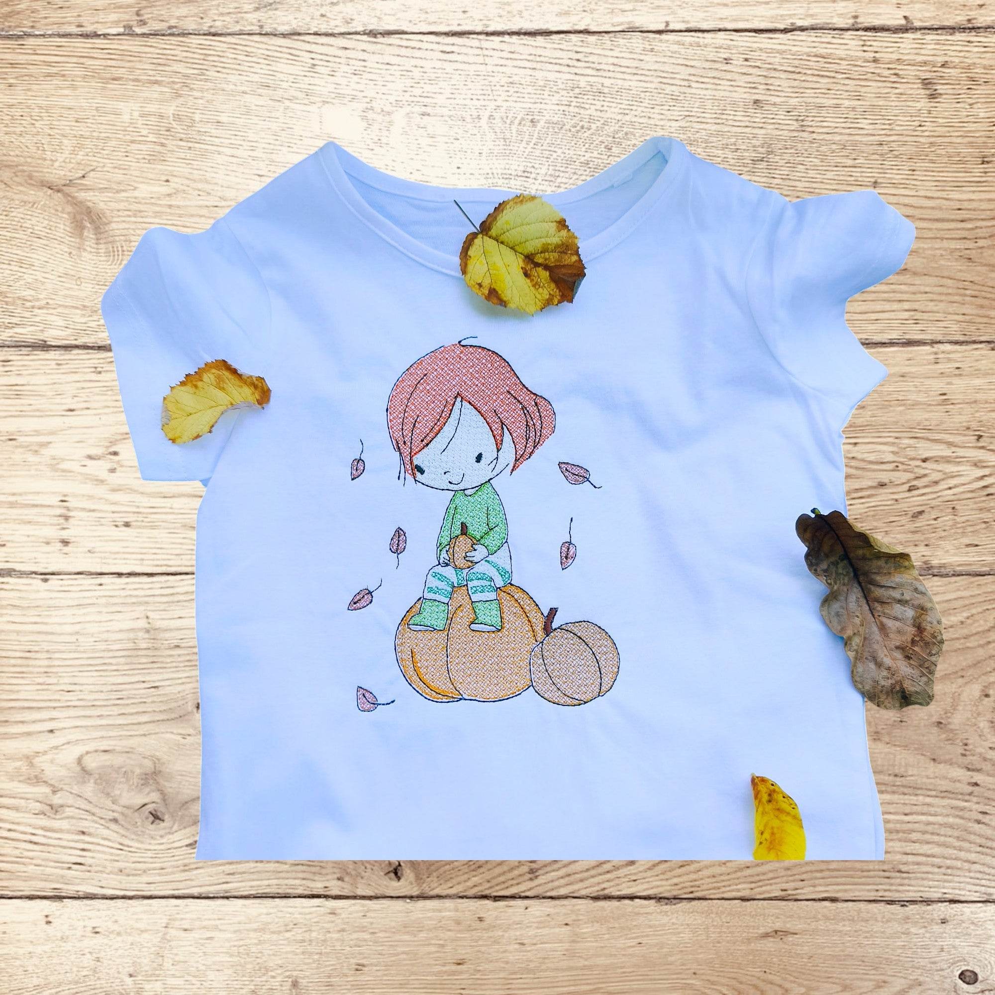 Stickdatei Herbst Mädchen mit Kürbis Set 2559 - Sewando