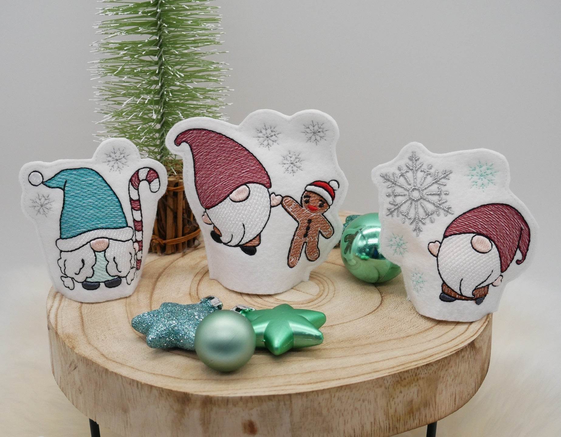 Stickdatei Set Christmas Gnomes - weihnachtliche Wichtel - Sewando