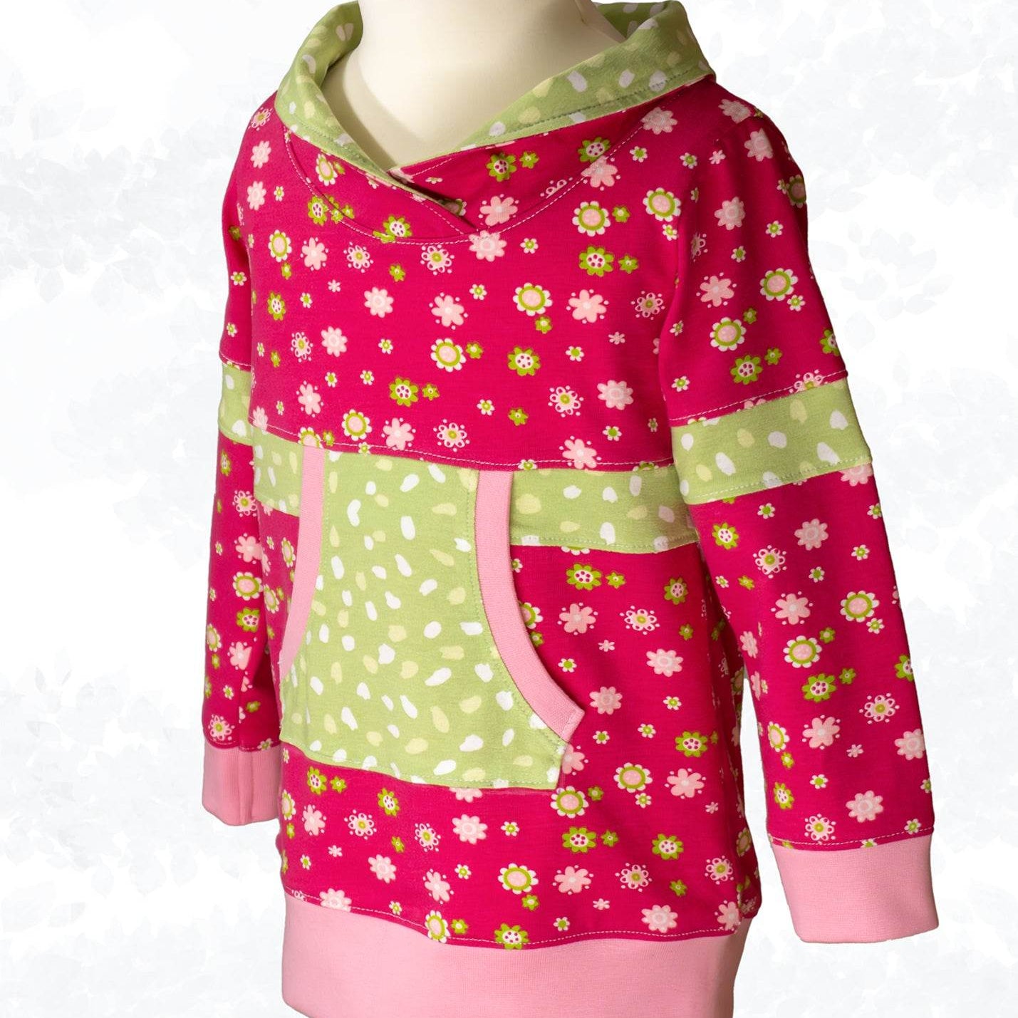 Schnittmuster Yuna – Sweatkleid oder Longhoodie mit Teilungsnähten Gr. 86-158 - Sewando