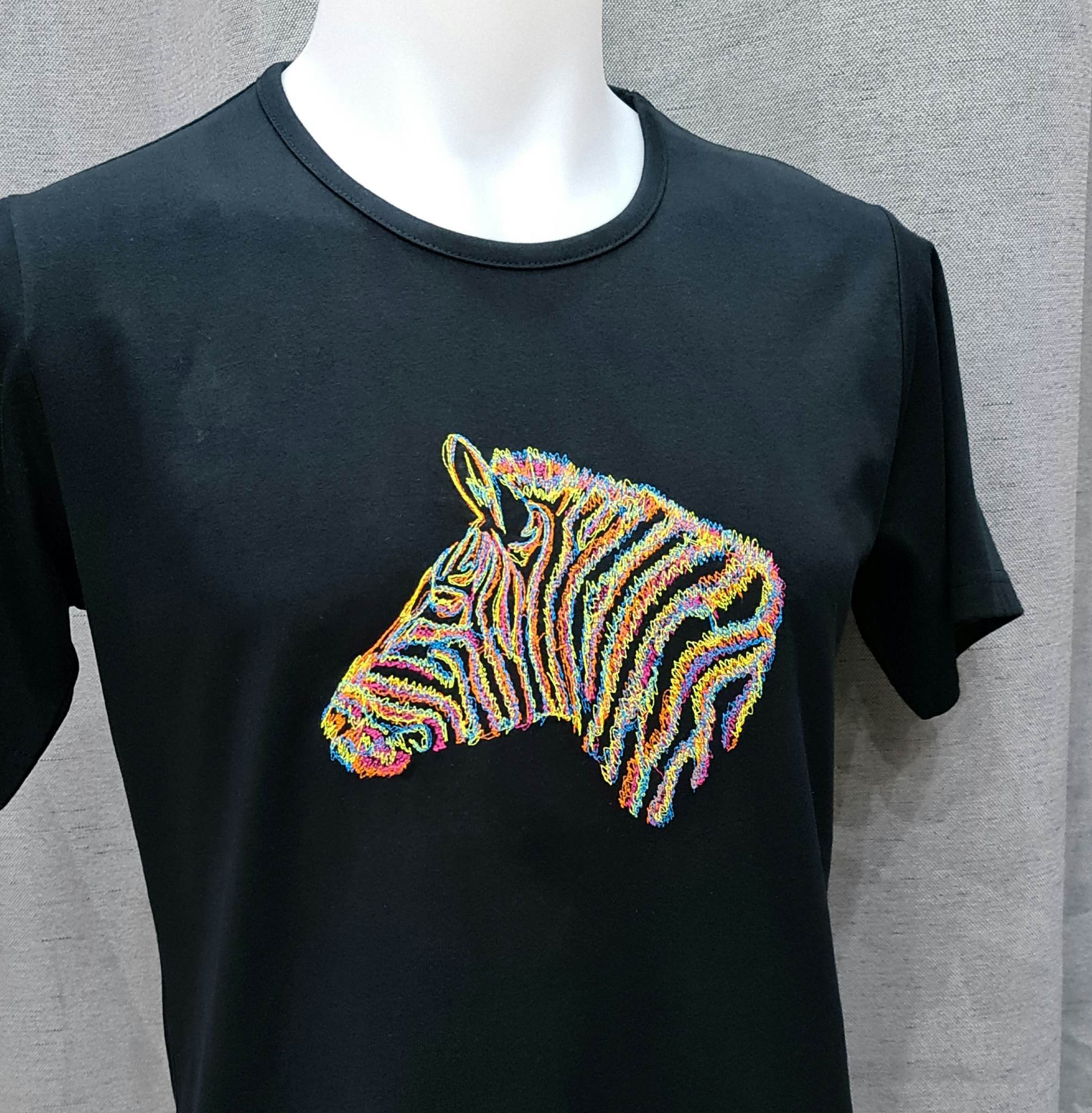 Stickdatei Zebra Scribble in 4 Größen - Sewando