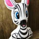 ITH Plüschtier „Zebra Sophie“ | Für 20x30 Rahmen | In-the-Hoop Plushie | Stickdatei | Embroidery Design | alle Formate | Sofort-Download